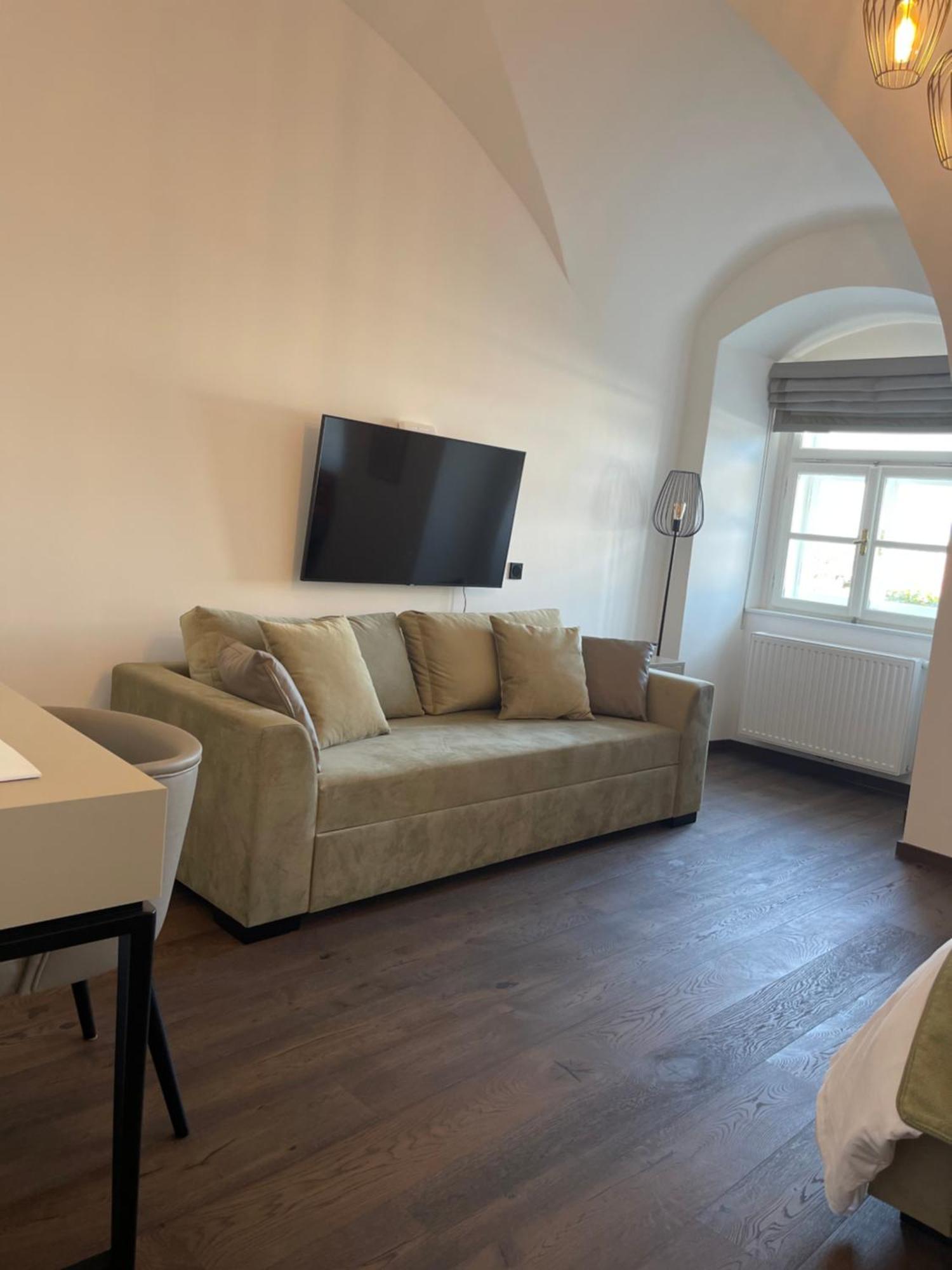 Komfortfertige Wohnungen Freihof Vienna Luaran gambar