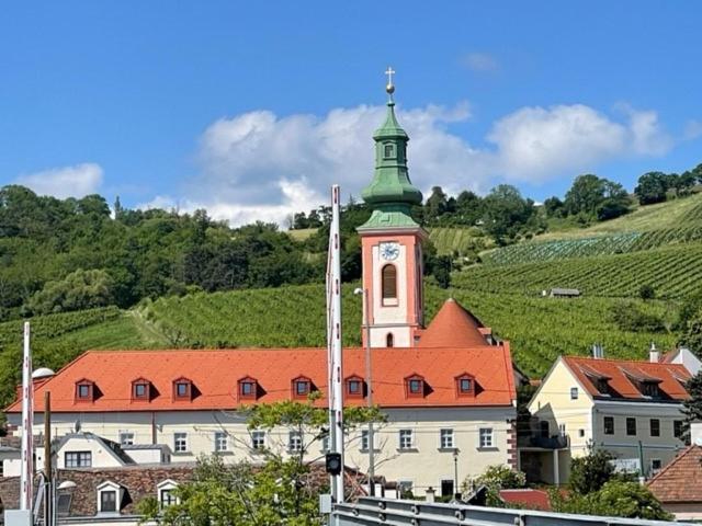 Komfortfertige Wohnungen Freihof Vienna Luaran gambar